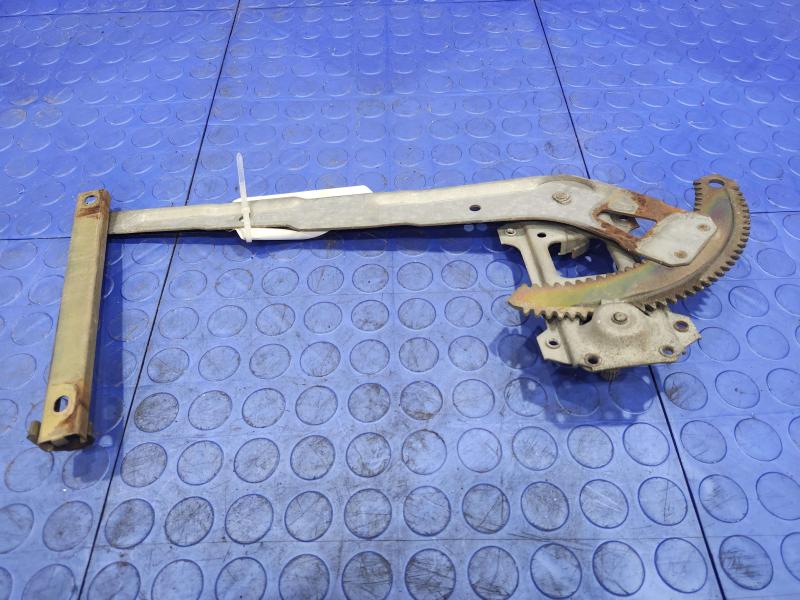1992 Isuzu NPR Front Door Regulator
