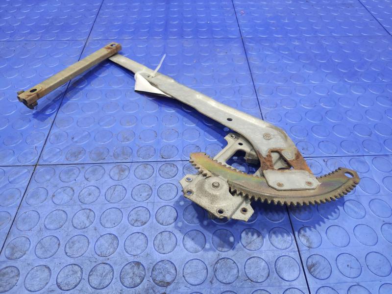 1992 Isuzu NPR Front Door Regulator