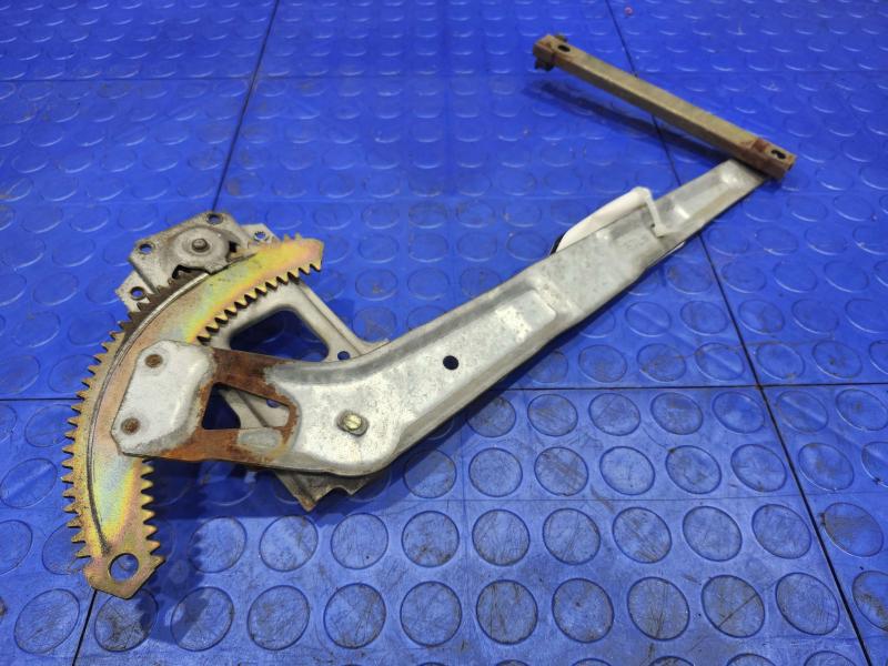1992 Isuzu NPR Front Door Regulator