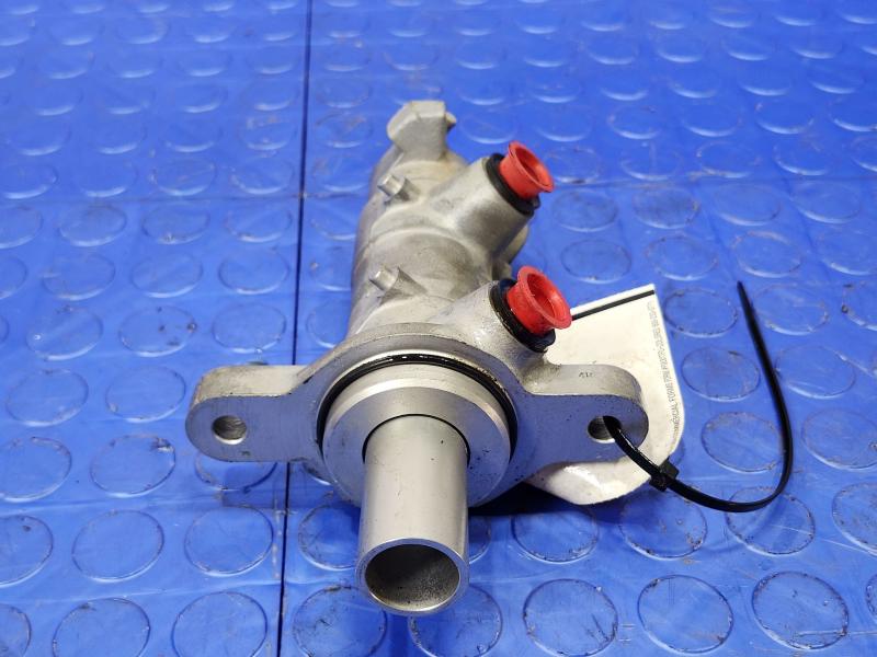 2015-2023 Ford Mustang Brake Master Cylinder Assembly Genuine OEM FR3Z2140D