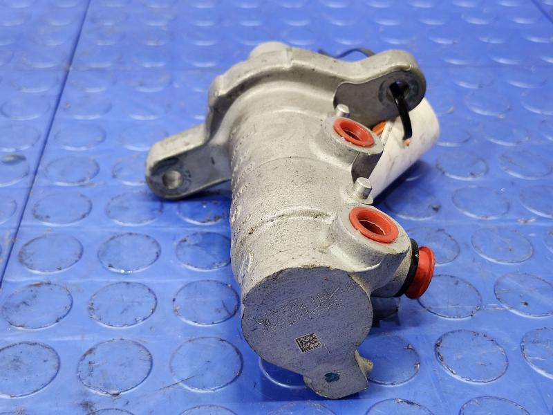2015-2023 Ford Mustang Brake Master Cylinder Assembly Genuine OEM FR3Z2140D