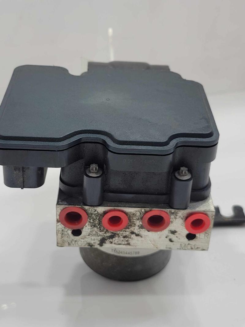 2015 Chrysler 200 ABS Anti Lock Brake Pump Modulator Assembly OEM 68232470AB