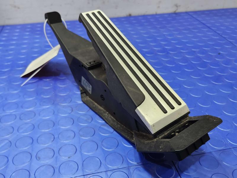 2009-2013 Infiniti FX35 FX37 FX50 OEM Accelerator Pedal Assembly 18002-1CA0C