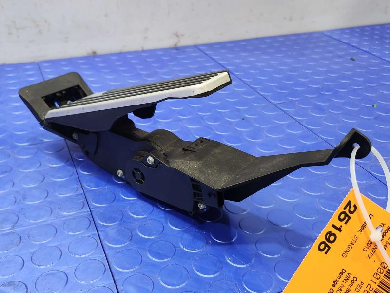 2009-2013 Infiniti FX35 FX37 FX50 OEM Accelerator Pedal Assembly 18002-1CA0C