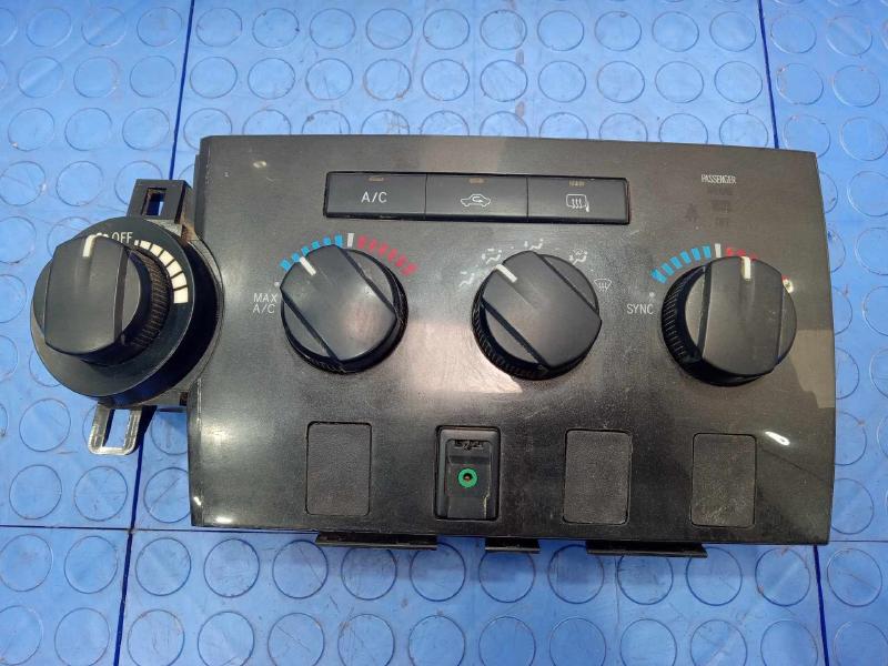 2011 Toyota Tundra Heater A/C Control