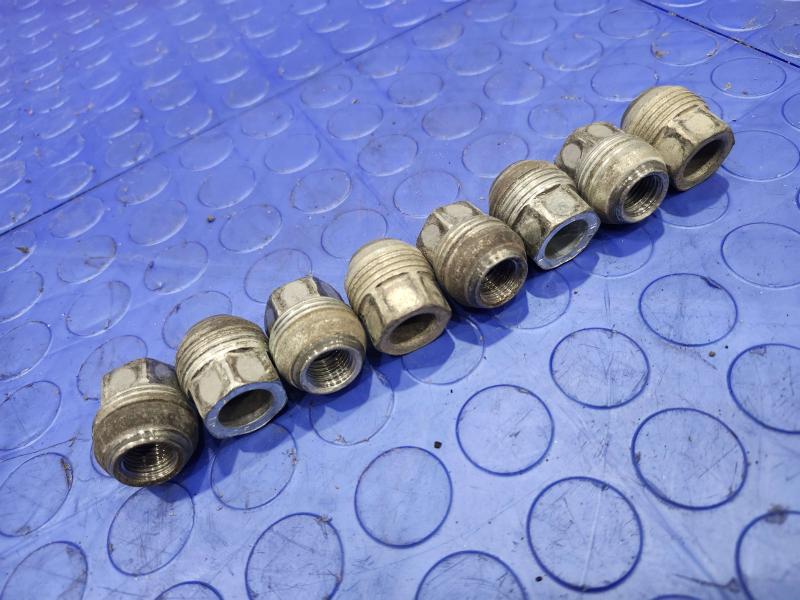 2017 Chevrolet Silverado 2500 Lug Nuts