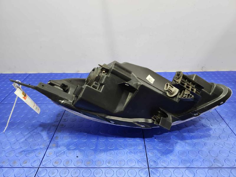 2012 Nissan Versa Headlamp Assembly