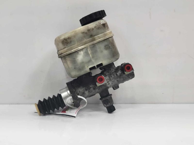 2002 - 2006 Lincoln Navigator Brake Master Cylinder Assembly OEM 2L142004DA