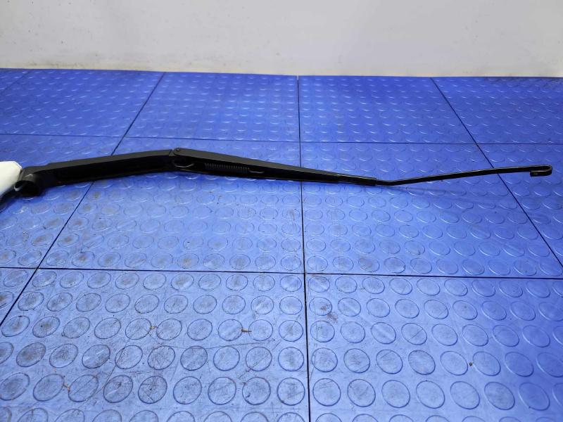 2015 Nissan Leaf Wiper Arm