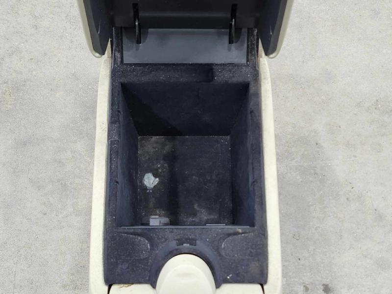 2010 Infiniti EX35 Front Console