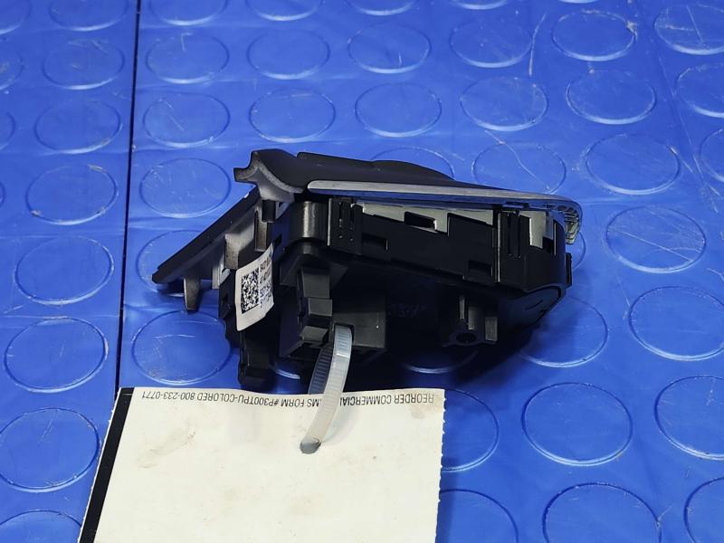 2018-2020 Buick Regal Steering Wheel Cruise Control Switch OEM 84218750