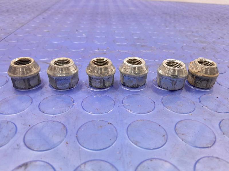 2008 Chevrolet Silverado 1500 Lug Nuts