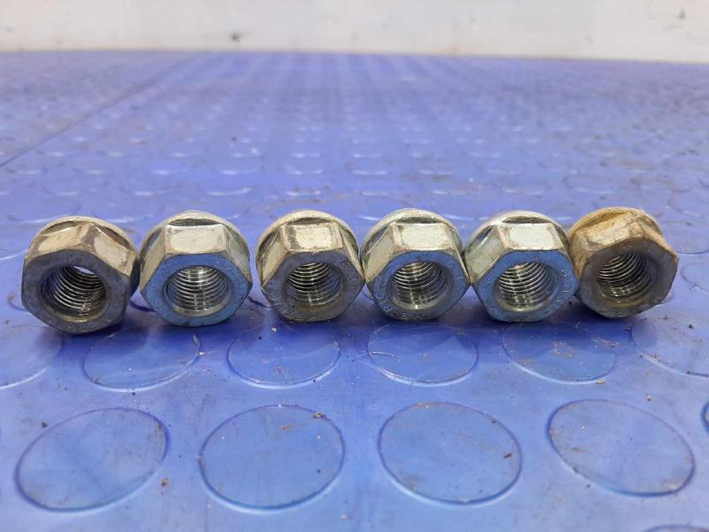 2008 Chevrolet Silverado 1500 Lug Nuts