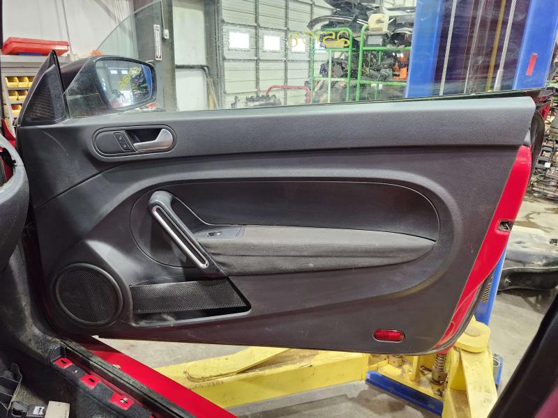 2015 Volkswagen Beetle Front Door Trim Panel
