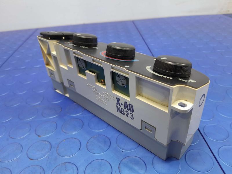 2001 Honda CR-V Heater A/C Control