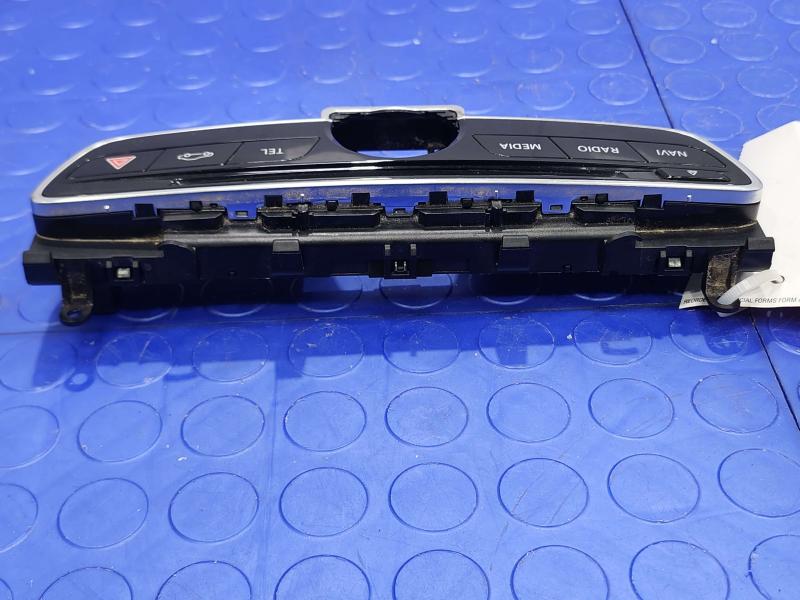 2017 Mercedes C-Class Audio & Visual Equip.(Radio)