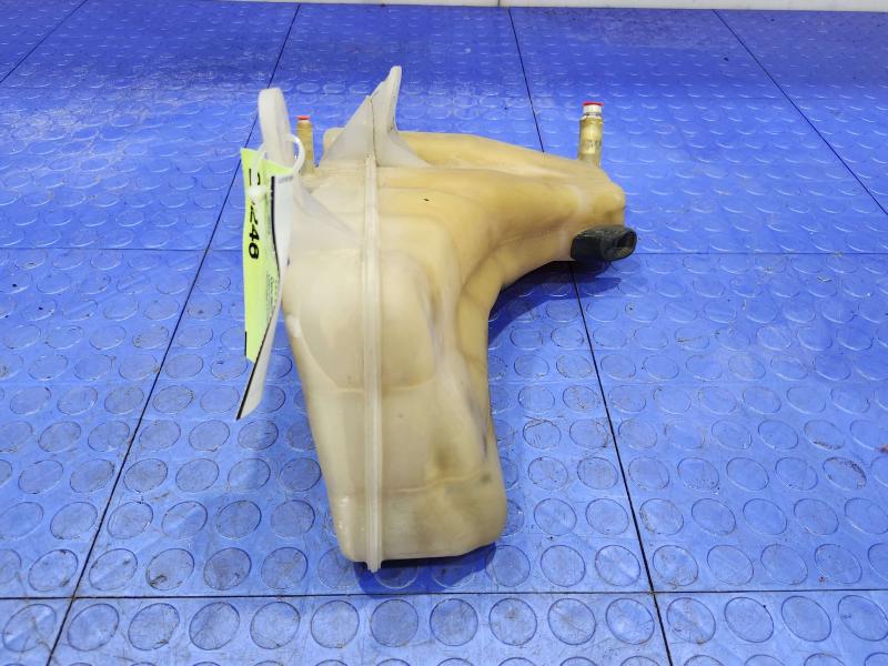 2013 Chrysler 300 Coolant Recovery Bottle
