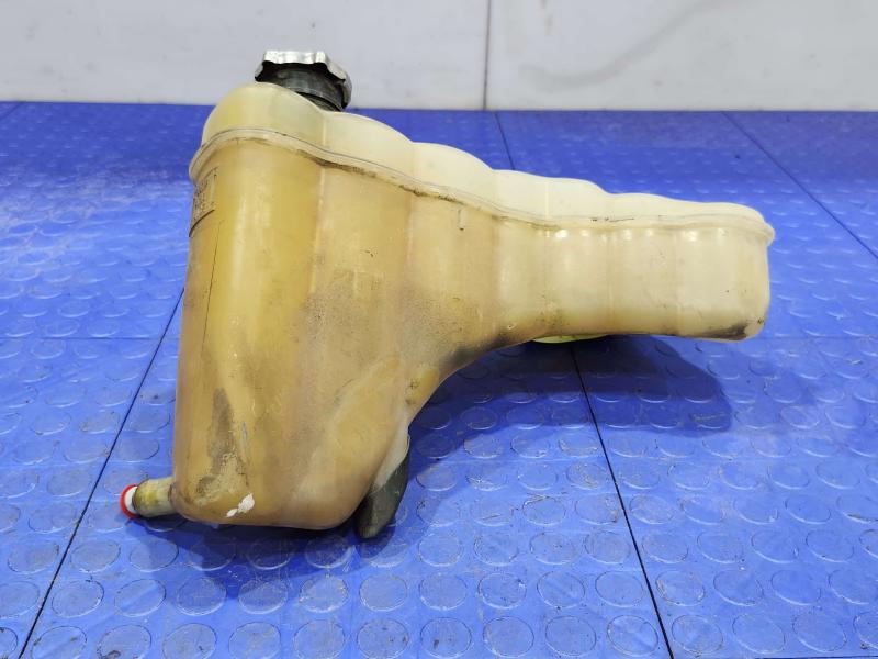 2013 Chrysler 300 Coolant Recovery Bottle