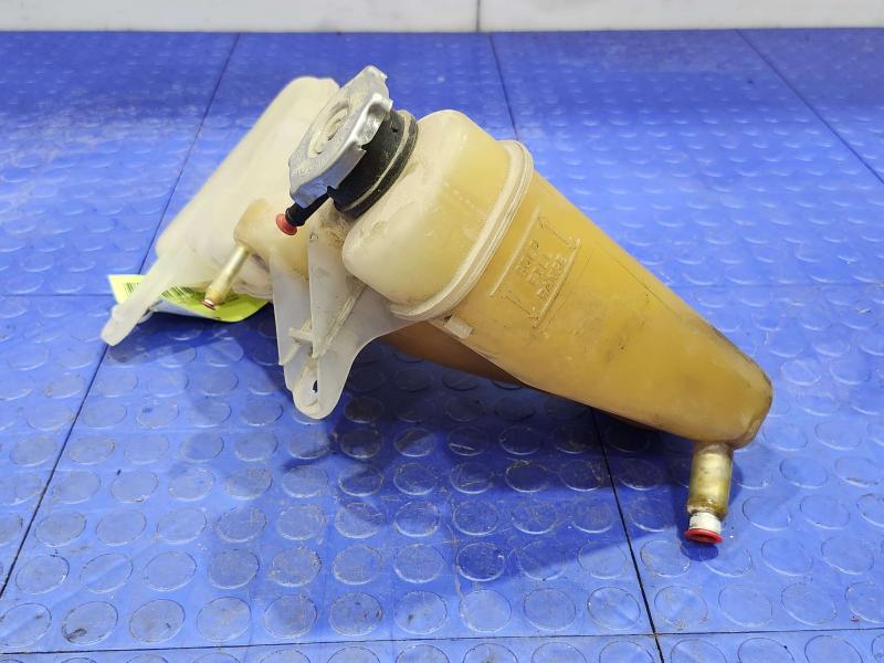 2013 Chrysler 300 Coolant Recovery Bottle