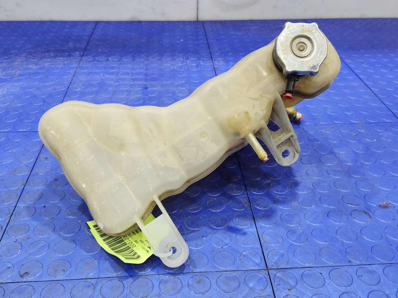 2013 Chrysler 300 Coolant Recovery Bottle