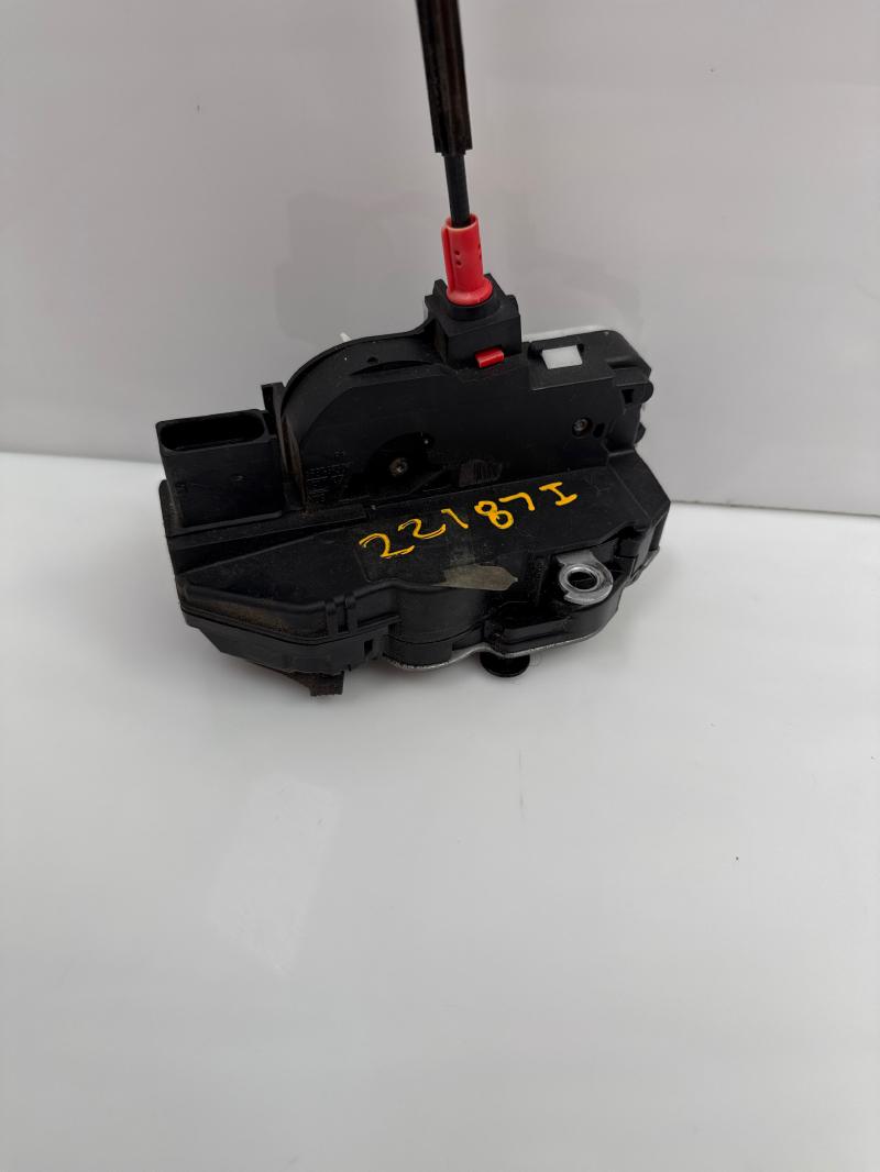2013 Chevrolet Sonic Front Door Latch