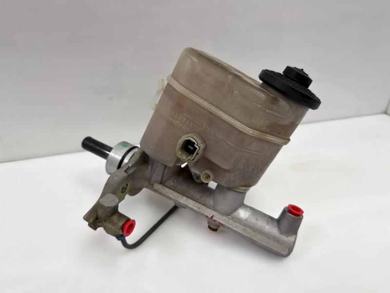 2001 Toyota Avalon Master Cylinder