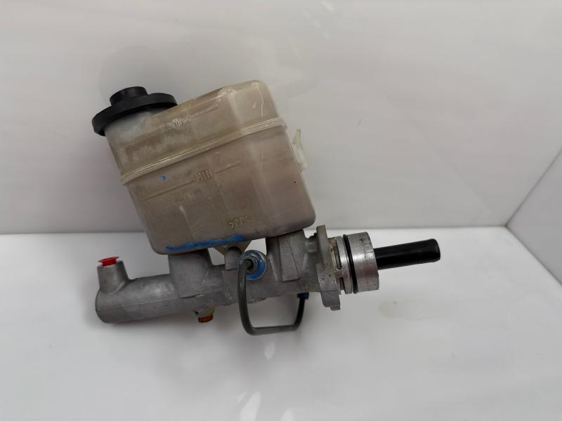 2001 Toyota Avalon Master Cylinder
