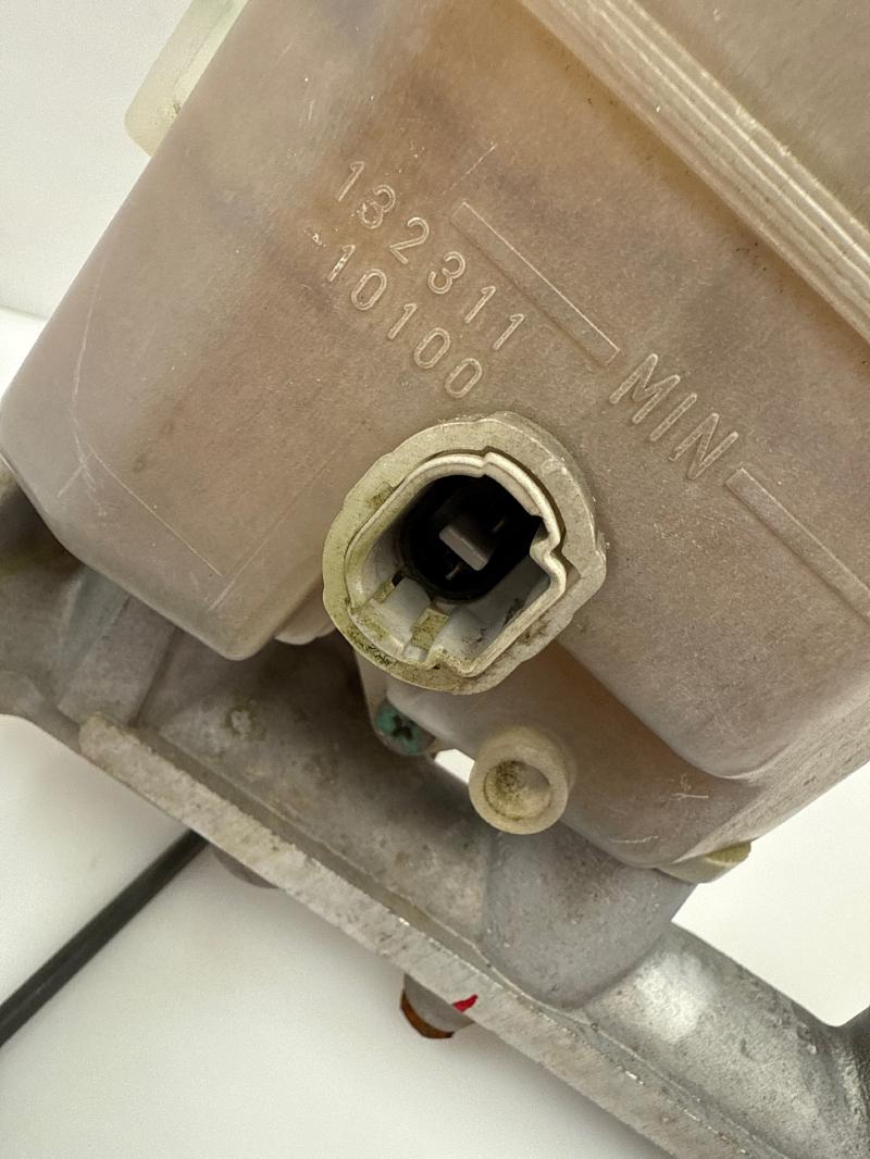 2001 Toyota Avalon Master Cylinder