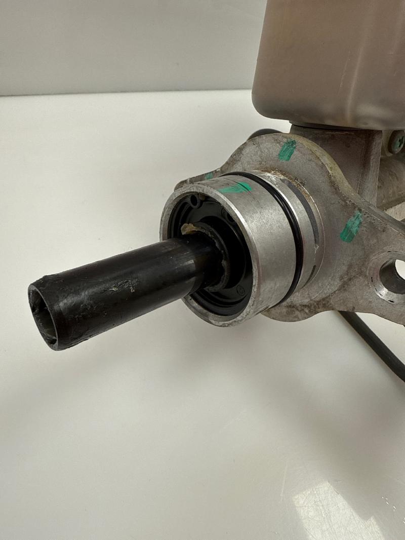 2001 Toyota Avalon Master Cylinder