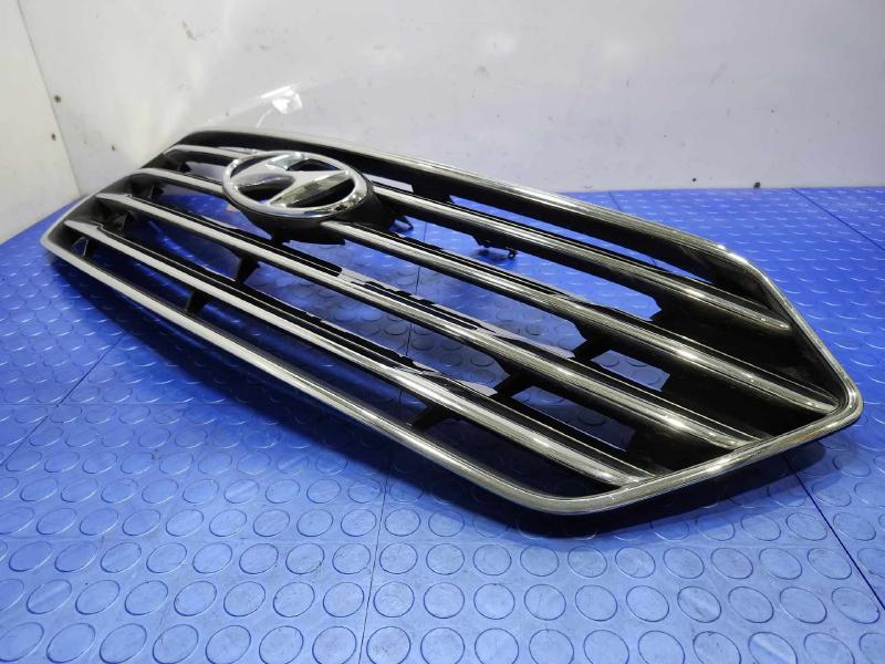 2013 Hyundai Santa Fe Grille