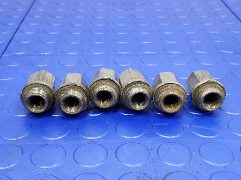 2015 Chevrolet Tahoe Lug Nuts
