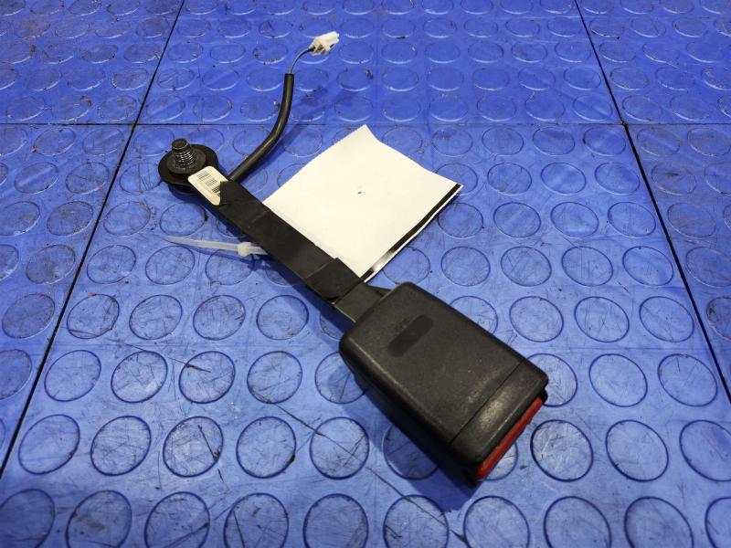2013 Nissan Pathfinder Front Seat Belt