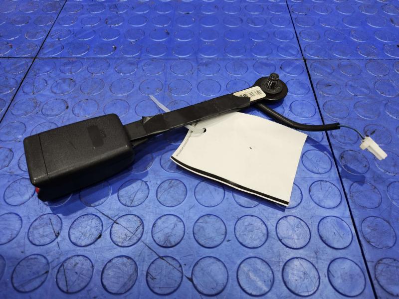 2013 Nissan Pathfinder Front Seat Belt