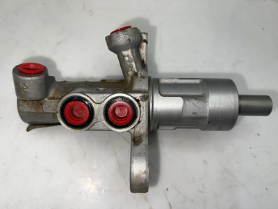 2012 - 2017 Buick Verano Brake Master Cylinder Assembly OEM 22908217