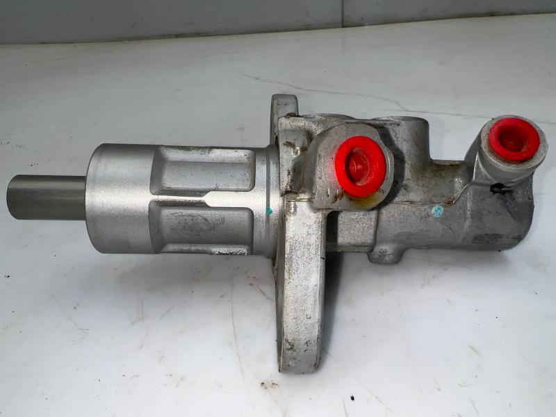 2012 - 2017 Buick Verano Brake Master Cylinder Assembly OEM 22908217