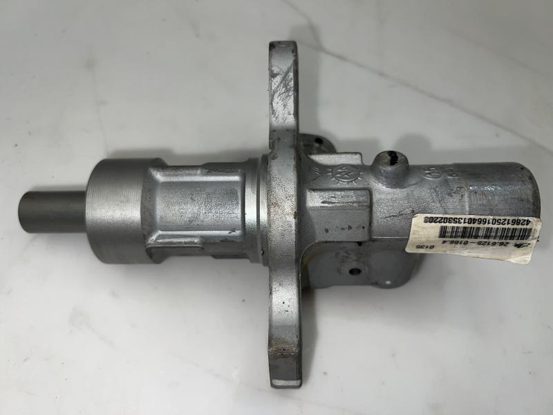 2012 - 2017 Buick Verano Brake Master Cylinder Assembly OEM 22908217
