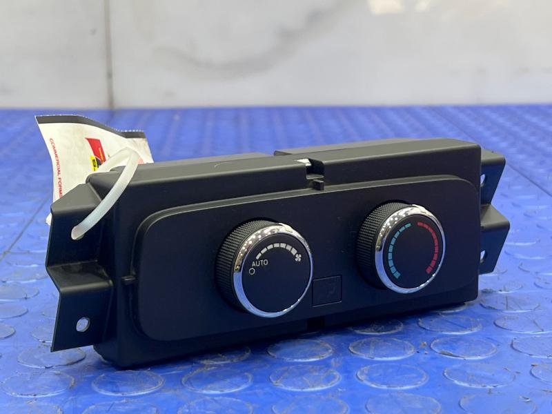 2011-2013 Dodge Durango Rear Temperature Climate Controls OEM 55111866AD