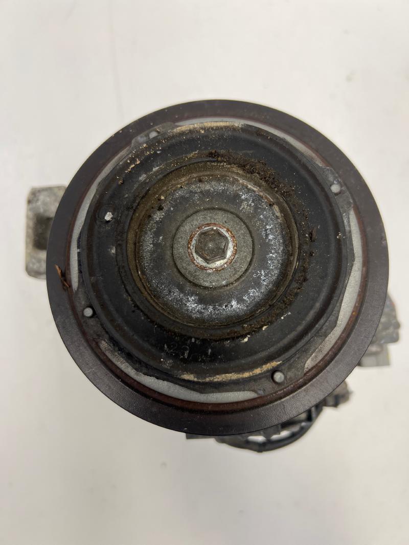 2015 - 2020 Nissan Rogue AC Compressor Assembly OEM 926004BB2A