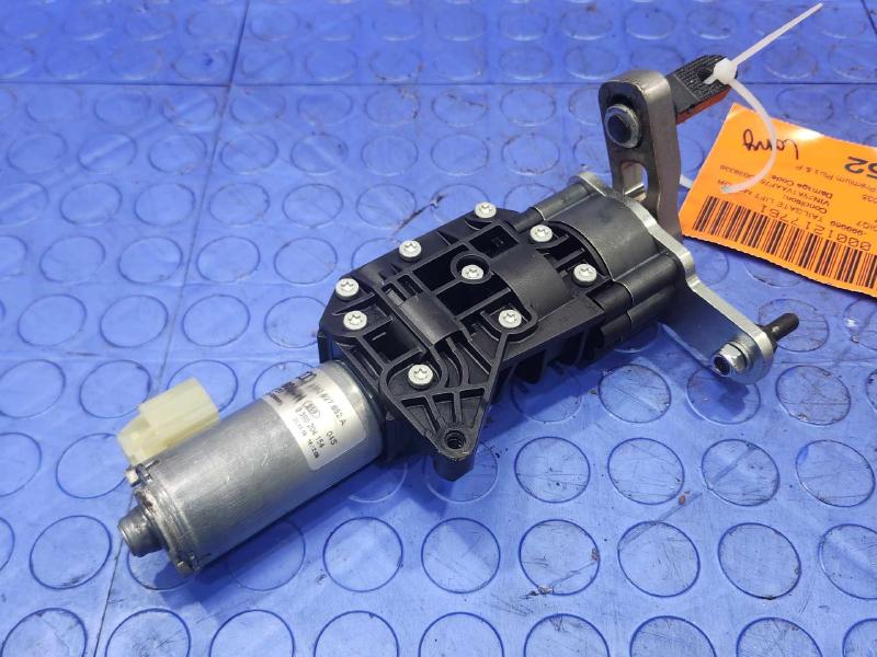 2017 Audi Q7 Deck-Lid Pull Down Motor Drive Spindle Right Side OEM 4M0827852A