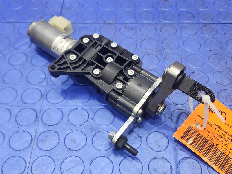 2017 Audi Q7 Deck-Lid Pull Down Motor Drive Spindle Right Side OEM 4M0827852A