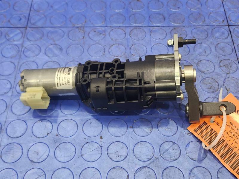 2017 Audi Q7 Deck-Lid Pull Down Motor Drive Spindle Right Side OEM 4M0827852A
