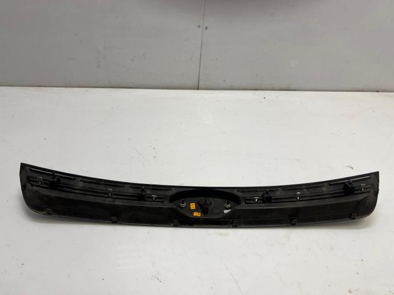2013 - 2016 Ford Escape SE Upper Grille Assembly w/ Emblem OEM CJ5Z8200DD