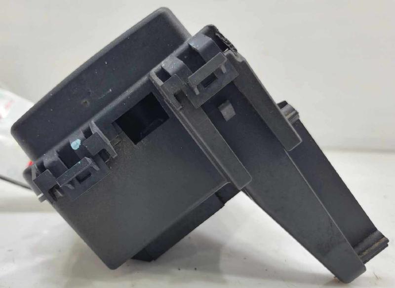 2009 Jeep Grand Cherokee Engine Fuse Box