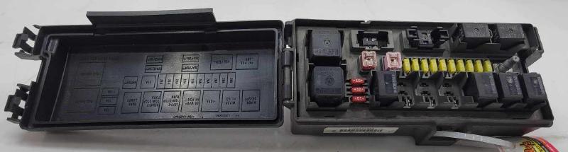 2009 Jeep Grand Cherokee Engine Fuse Box