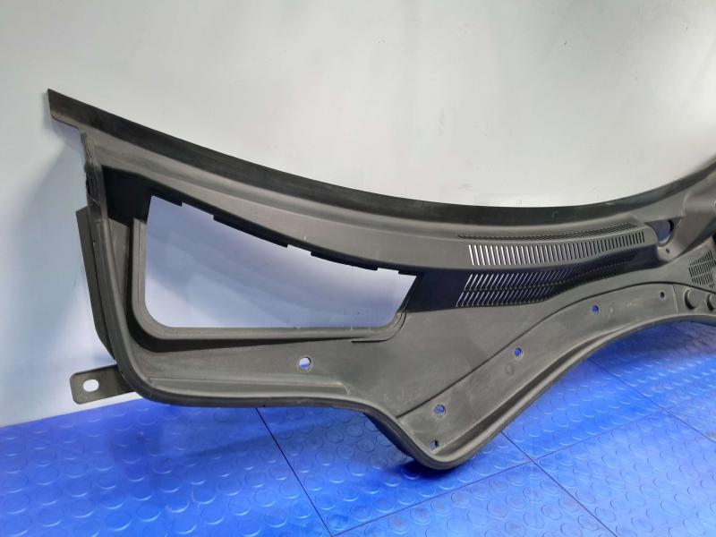 2014-2024 Maserati Ghibli Cowl Panel Cover Grille Air Inlet OEM 670010468