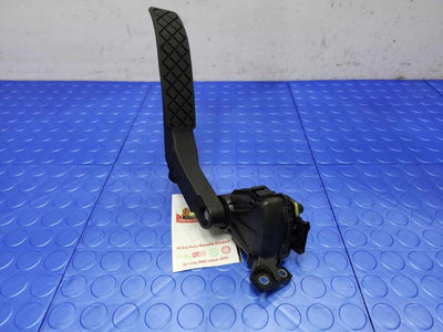 2004-2017 Volkswagen Touareg Accelerator Pedal Assembly Genuine OEM 7L0723507D