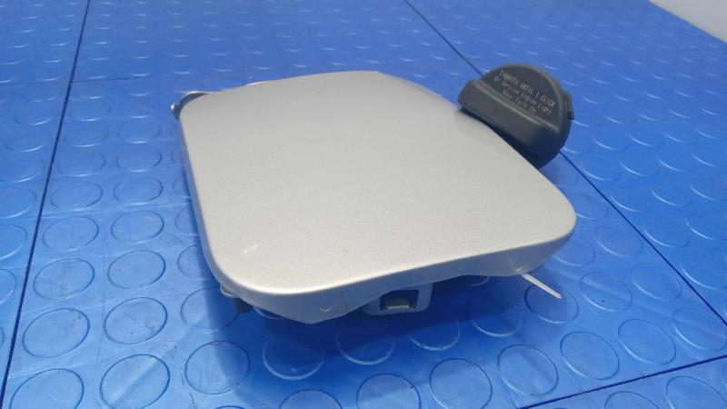 2014-2017 Nissan Rogue Fuel Filler Door Gas Flap Silver K23 Genuine OEM G88304BAMA