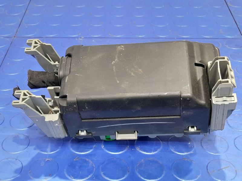 2019 GMC Terrain Cabin Fuse Box