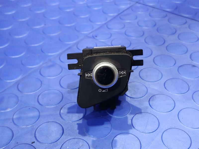 2017-2019 Audi Q7 OEM Opera Unit Switch Volume Control Switch 4M1919616B