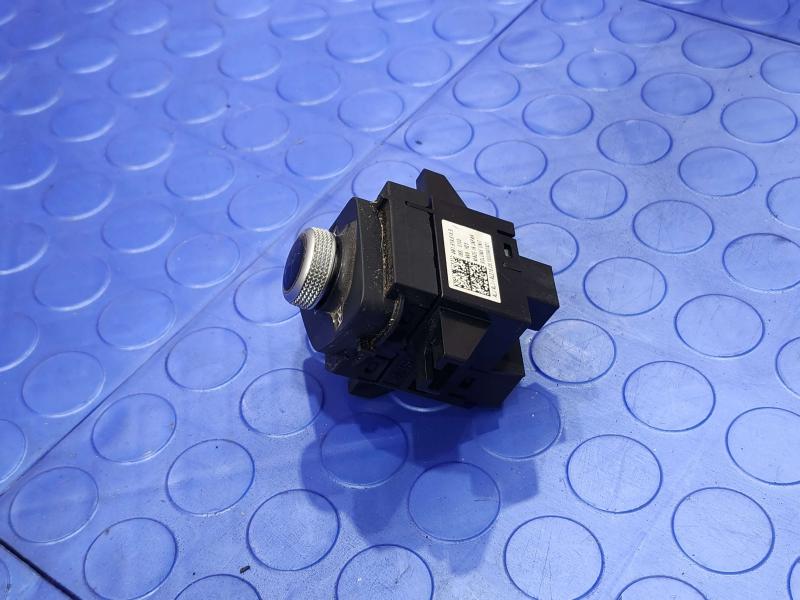 2017-2019 Audi Q7 OEM Opera Unit Switch Volume Control Switch 4M1919616B
